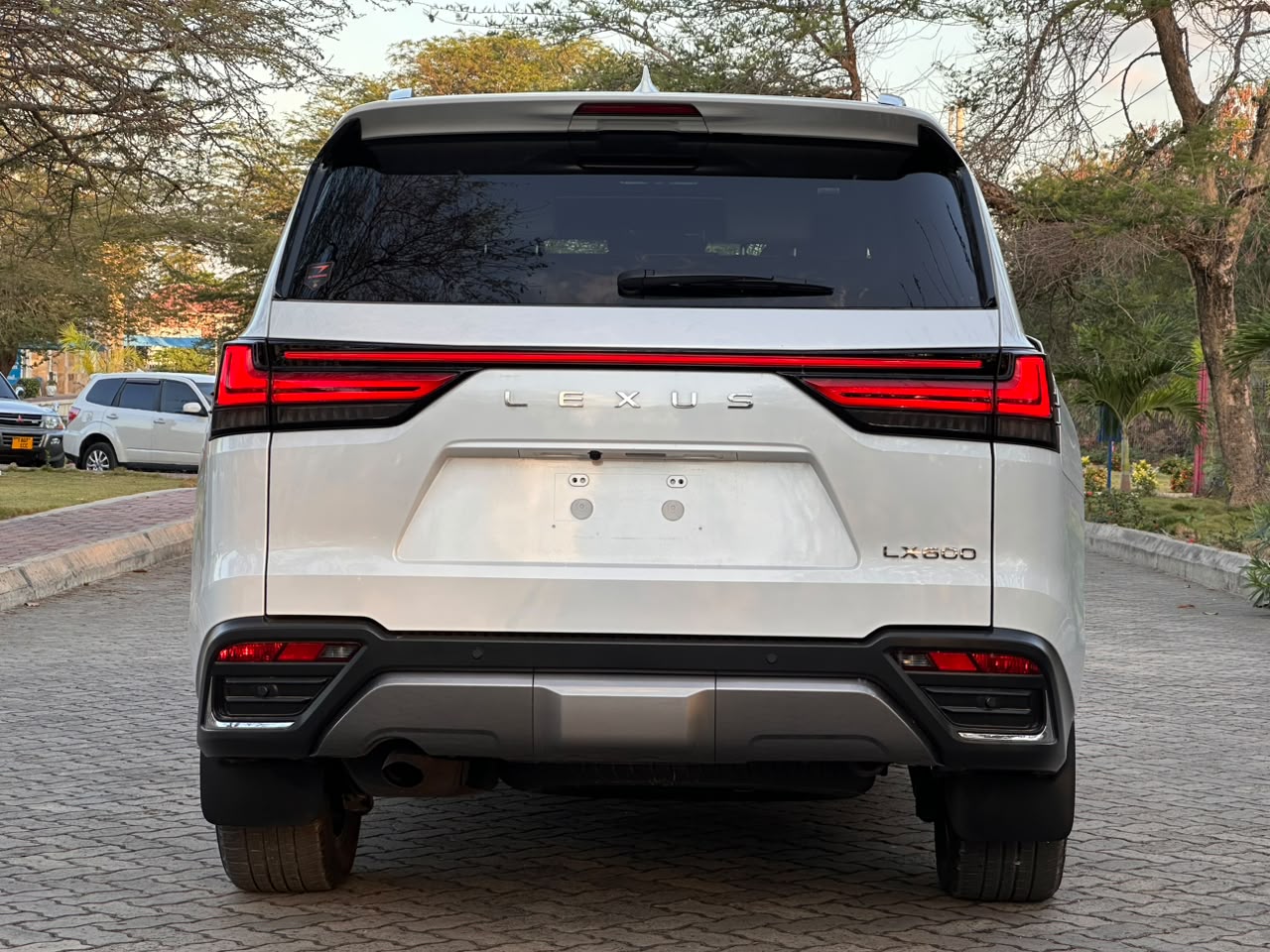 LEXUS VJ300 LX600 thumbnail 9